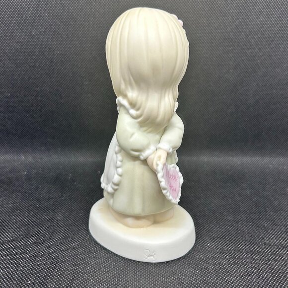 Precious Moments “God is love dear Valentine" figurine - Picture 2 of 3